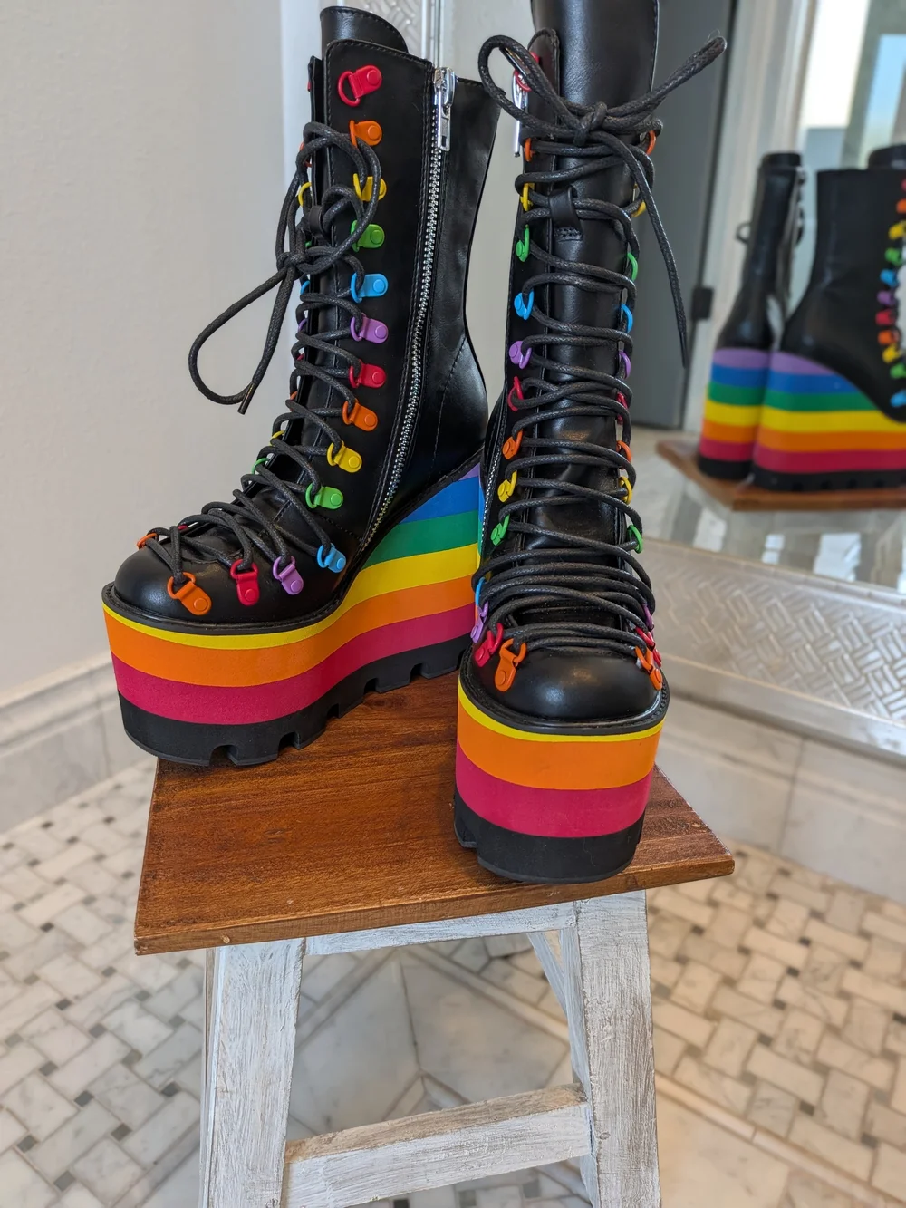 NWOT Women’s 7 Club Exx Rainbow Platform Ankle Boots NEVER WORN
